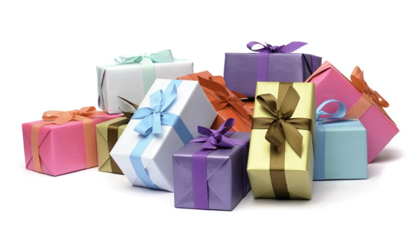 Sustainable Holidays: Gifting Experiences, Services, and Second-Hand Items